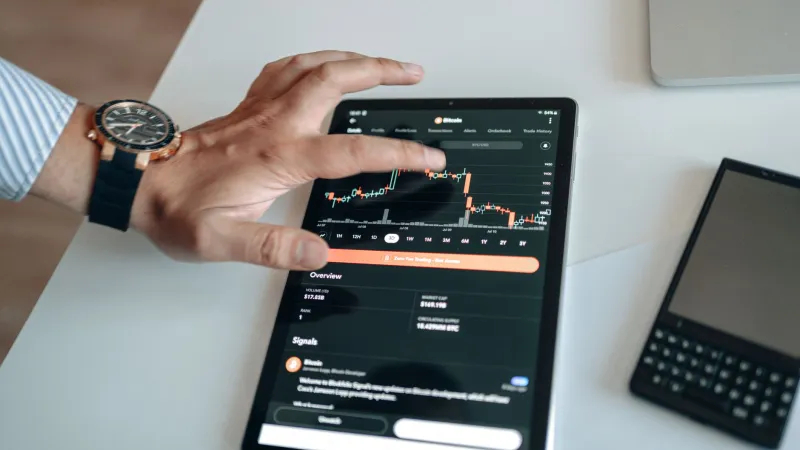 When Crypto Tanks Mid-Bet: A Survival Guide for Bettors Caught in Volatile Markets